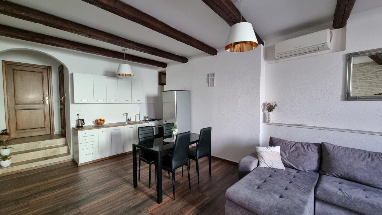 Апартаменти Apartman Ivo Novigrad  Екстер'єр фото